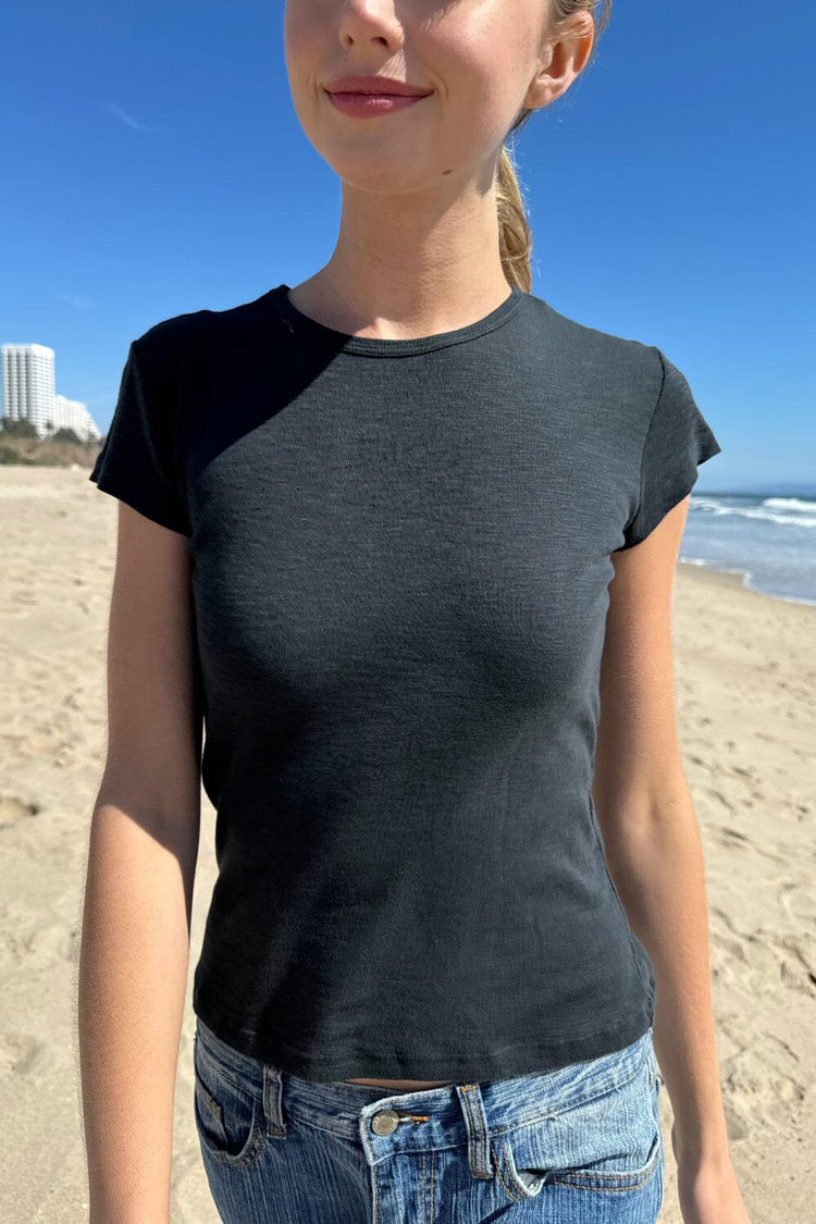 Hailie Basic Top - Brandy Melville