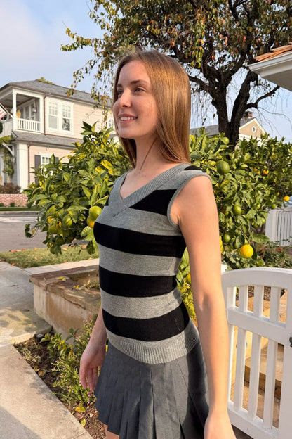Amira Stripes Top - Brandy Melville