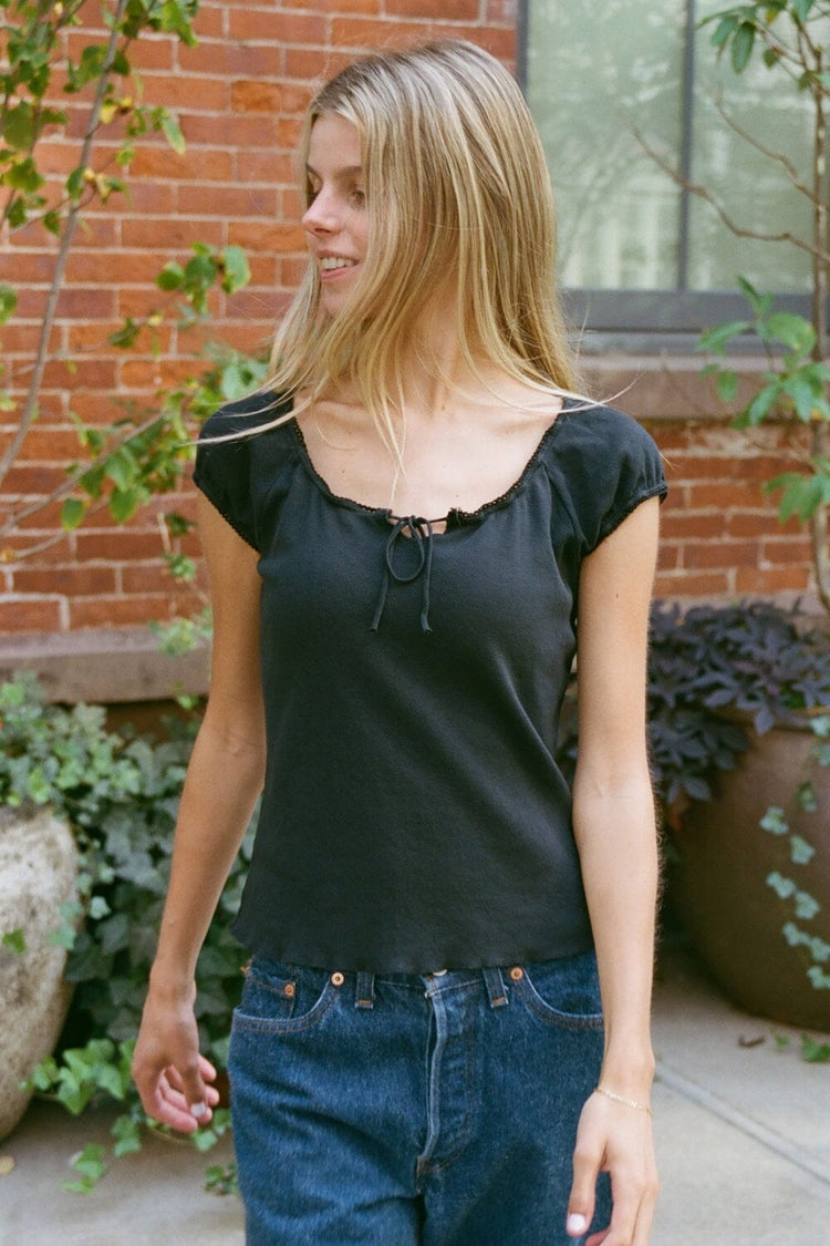 Noa Eyelet Top - Brandy Melville
